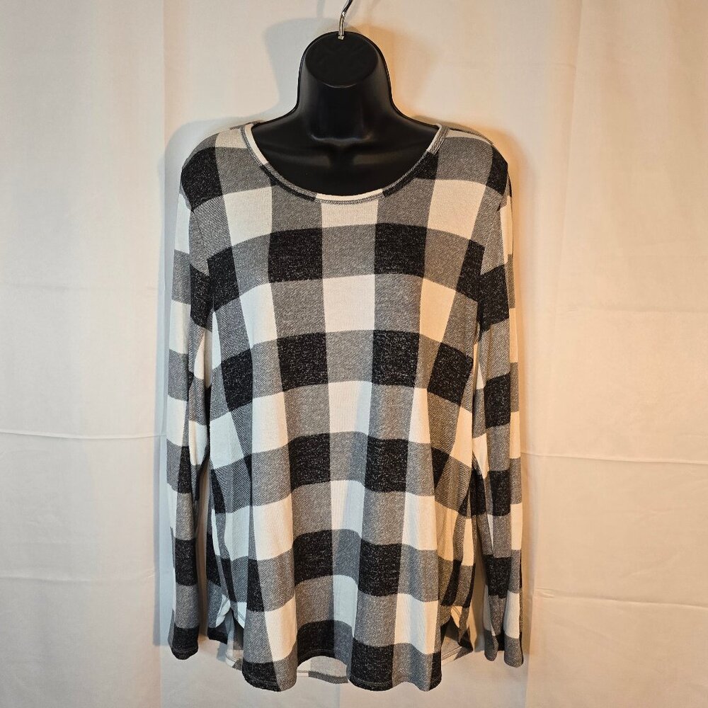 Greyscale Plaid Long-Sleeve Tee